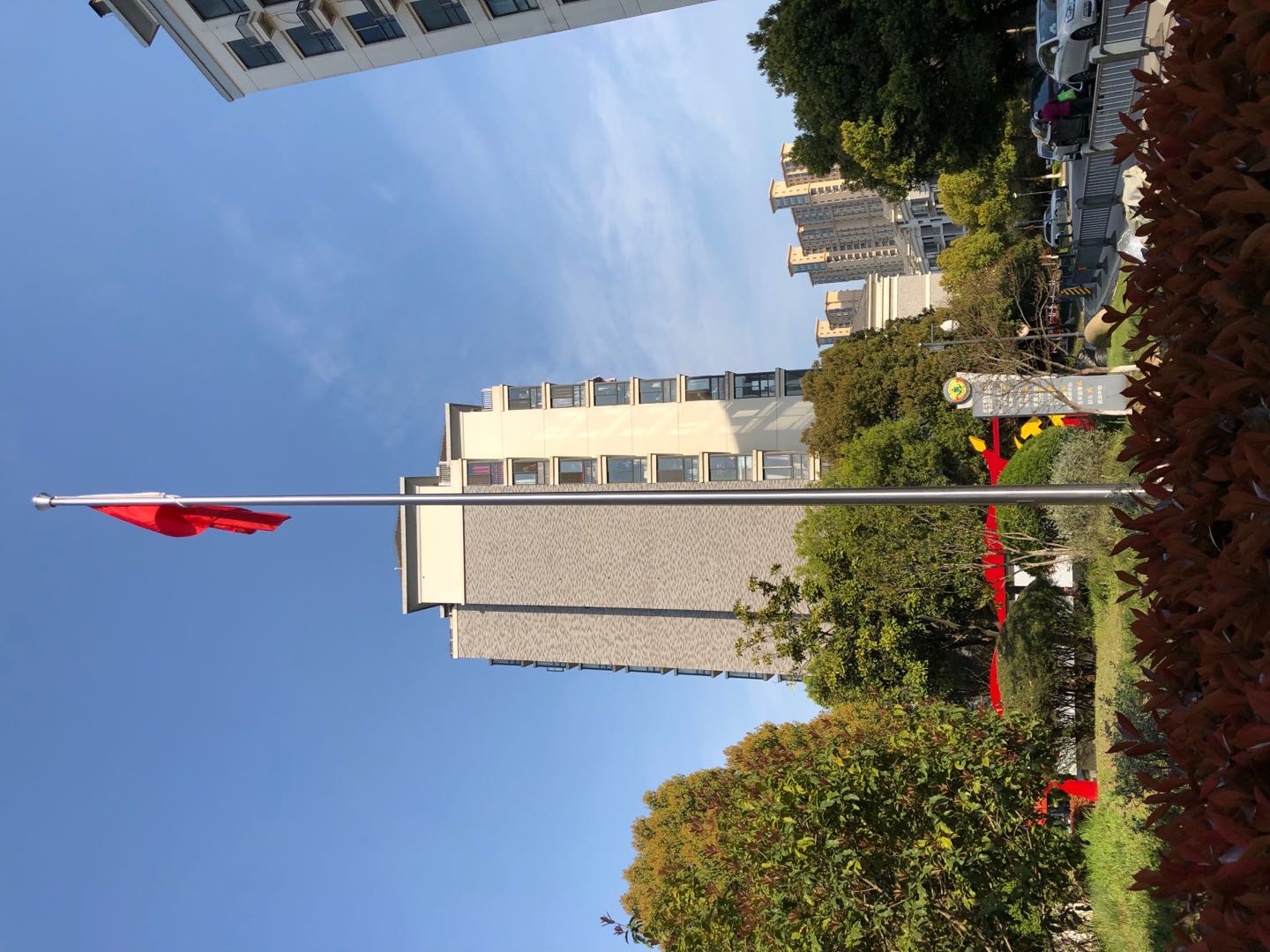 不銹鋼旗桿和建筑的高度比例一般是多少？